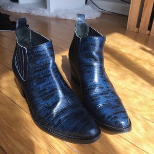 Modern Vice Snakeskin-Inspired Handlers